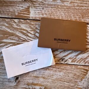 🧥Burberry Tag Instruction Holder Credit Card Size🧥